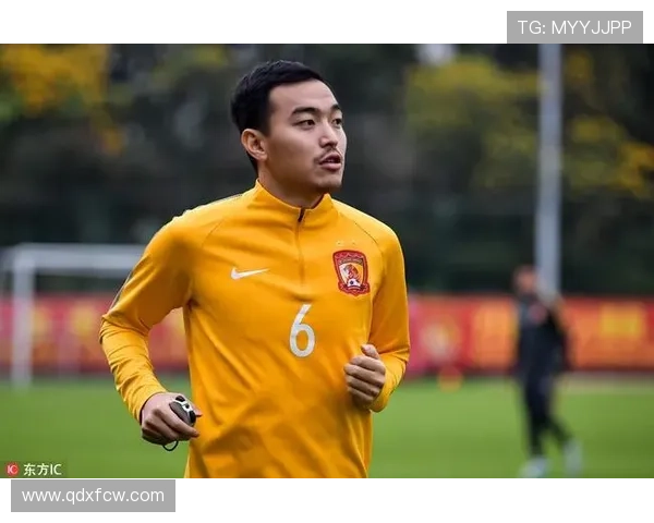 冯潇霆亚冠前打LOL教练叫停